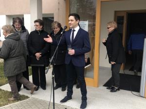 B71ED6AA-A1B5-496E-A83E-DF0E6E65D09B